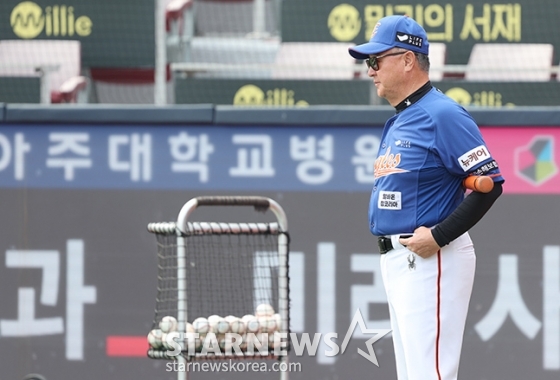 [포토] 김경문 '가벼운 마음으로 짐 싸자'