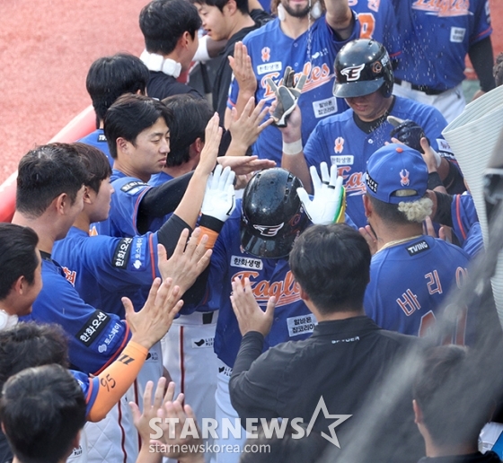 [포토] 연타석 포 채은성 '축제로구나'