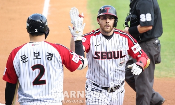 [포토] 오스틴 '스윕 시동 걸었다'