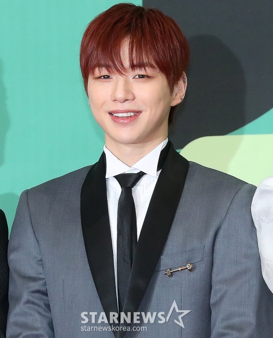 가수 강다니엘이 23일 오후 서울 영등포구 여의도동 KBS 신관홀에서 진행된 '2023 KBS 연예대상' 레드카펫에 참석해 포즈를 취하고 있다. 2023.12.23 /사진=김창현