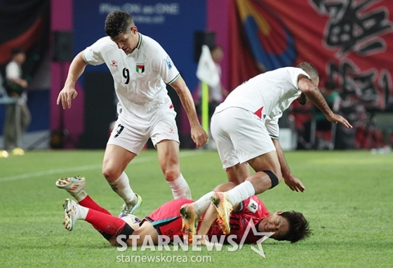 [포토] 이강인 '슛돌이 수난의 시대'