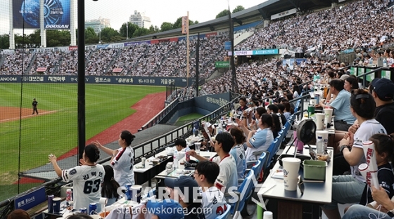 [포토] 야구 보고 송편 빚으리