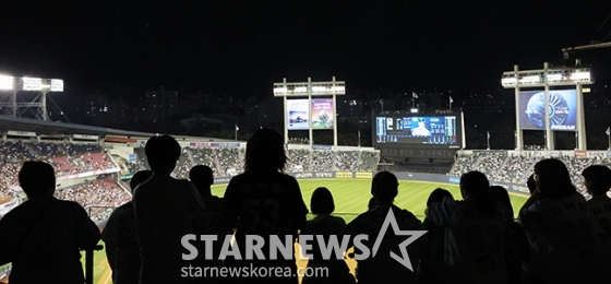 [포토] 프로야구 출범 후 두산 첫 130만 관중 돌파