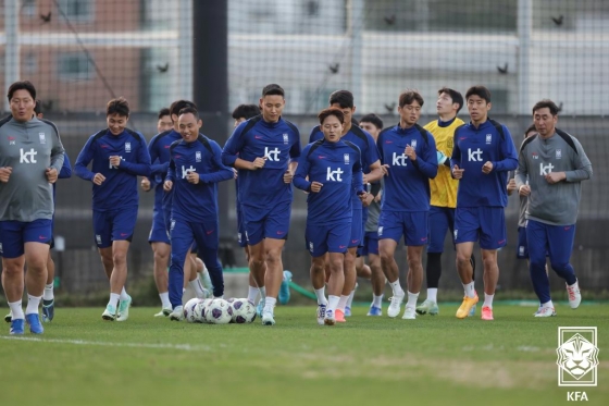 훈련 중인 이승우(가운데)를 비롯한 대한민국 국가대표팀 선수들. /사진=대한축구협회(KFA) 제공