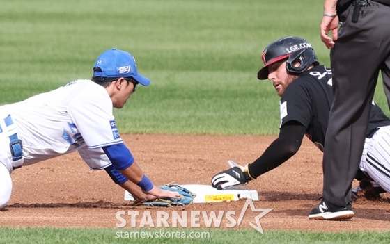 [포토] 오스틴 '이렇게 만나오'