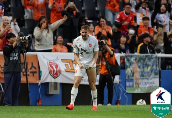 선제골을 넣고 포효하는 갈레고. /사진=한국프로축구연맹 제공