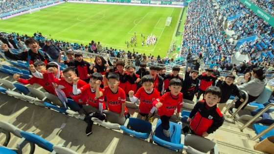 "축구와 노래 모두 잘하는 임영웅 형을 보며 다짐했어요!"