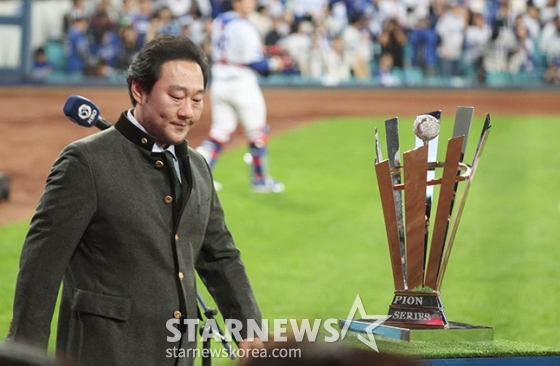 [포토] 김우경 '라팍의 감동 영원하라'