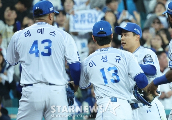 [포토] 레예스-이성규-김헌곤 '삼총사의 첫사랑'