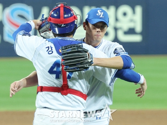 [포토] 김재윤 '아직도 떨려요'