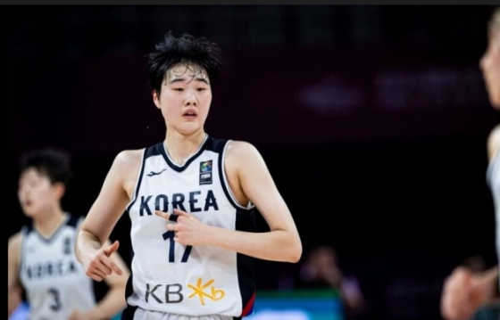 U-18 대표팀에서 뛰는 이가현의 모습. /사진=FIBA 갈무리