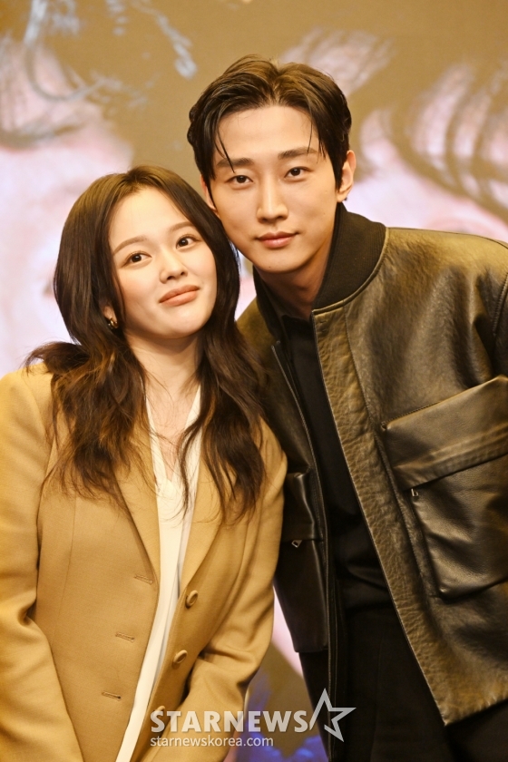 정지소-진영 잘 어울리는 한 쌍[★포토]::스포탈코리아 정지소-진영 잘 어울리는 한 쌍[★포토]