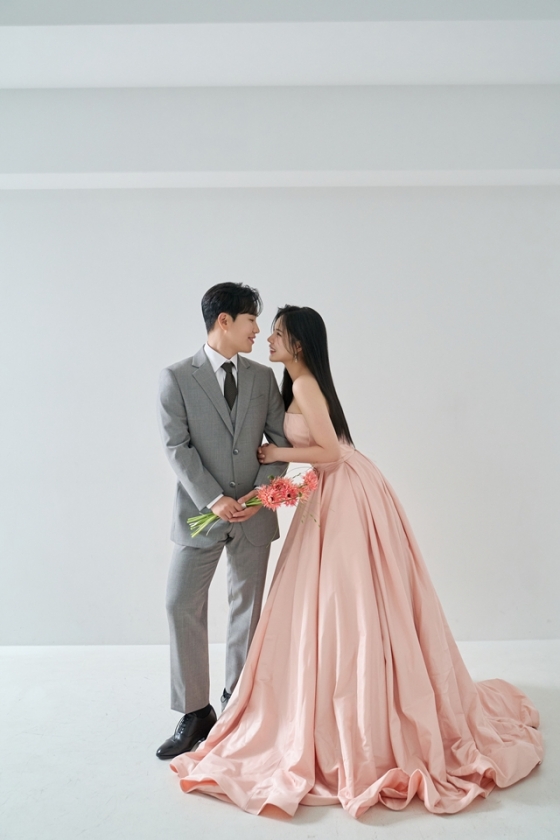 NC 박상욱 매니저와 신부 홍승연 씨. /사진=NC 다이노스 제공 
