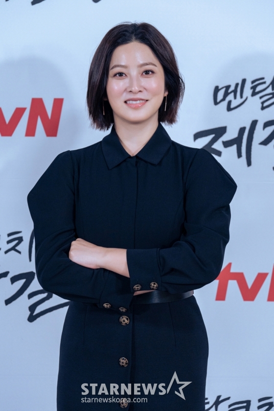 배우 박세영이 6일 오후 온라인으로 진행된 tvN 월화드라마 '멘탈코치 제갈길' 제작발표회에 참석해 포즈를 취하고 있다.  '멘탈코치 제갈길'은 멘탈코치가 되어 돌아온 전 국가대표가 선수들을 치유하며, 불의에 맞서 싸우는 멘탈케어 스포츠 활극이다. / 사진제공 = tvN