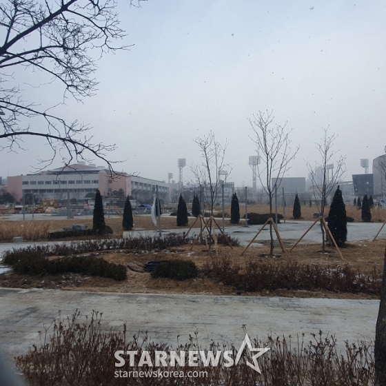 2025시즌부터 한화의 새 홈구장이 될 베이스볼 드림파크(가칭) 외부 공원 전경. /사진=김동윤 기자