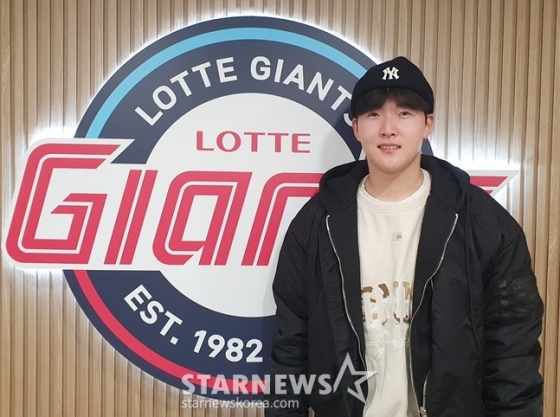 롯데 최준용이 스타뉴스와 인터뷰를 하고 있다. /사진=양정웅 기자