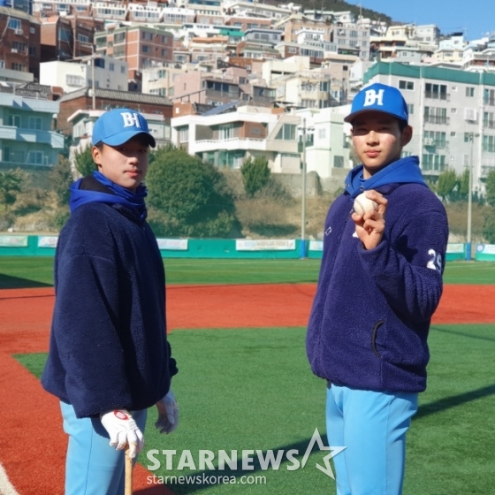 부산고 3학년 안지원(왼쪽)과 2학년 하현승. /사진=김동윤 기자