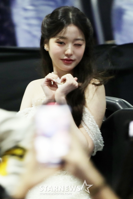 장원영 'AAA여신의 사랑스런 인사' [AAA 스페셜 포토]
