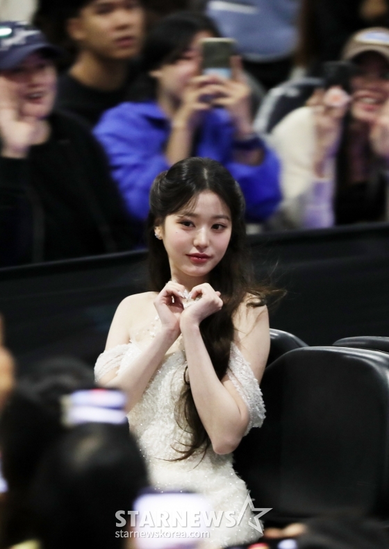 장원영 'AAA여신의 사랑스런 인사' [AAA 스페셜 포토]
