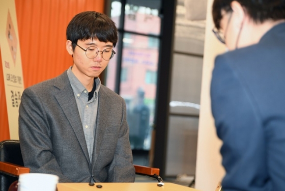 변상일(왼쪽). /사진=한국기원 제공