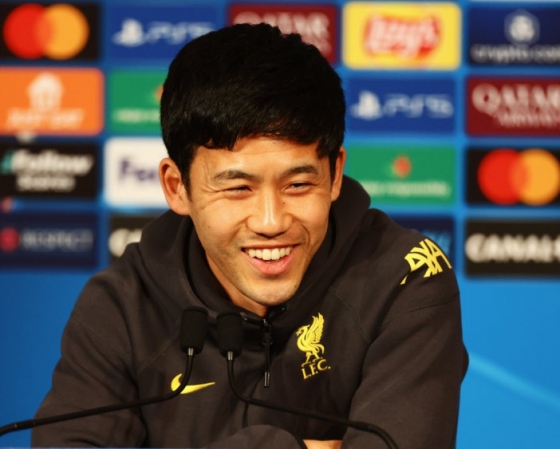 엔도 와타루가 5일(한국시간)  리버풀 대 PSG의 '2024~2025시즌 유럽축구연맹(UEFA) 챔피언스리그(UCL)' 16강 1차전 사전 기자회견에 참석해 이야기하고 있다. /사진=리버풀 공식 SNS 갈무리