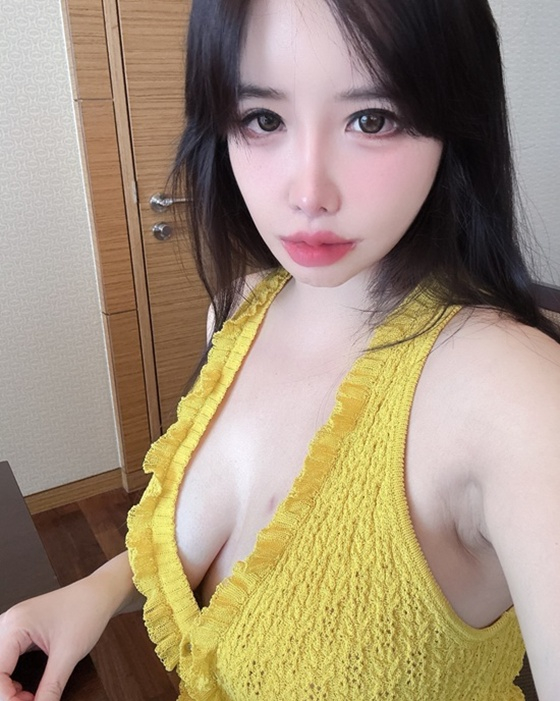 /사진=박봄 인스타그램 캡처