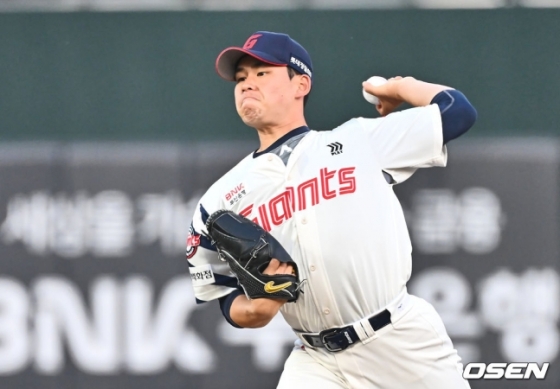 8일 롯데 선발 김진욱. 