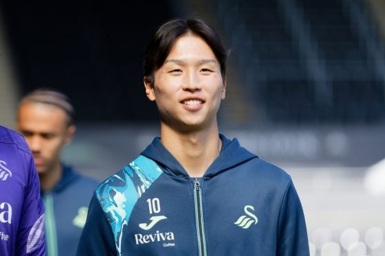 엄지성. /사진=스완지 시티 공식 사회관계망서비스(SNS)