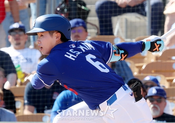 시범경기 때 타격을 하고 있는 김혜성. /사진=김진경 대기자