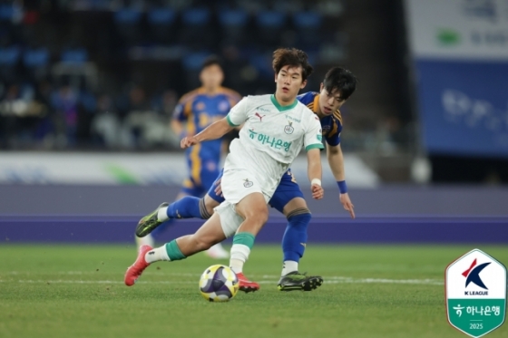 울산HD전에서 뛰고 있는 윤도영. /사진=한국프로축구연맹