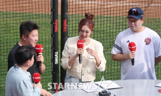 [포토] 최형우 '박지영 웃기는 건 내가 한 수 위'