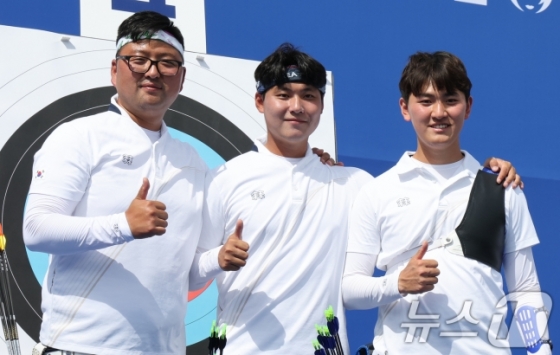 한국 남자양궁 리커브 국가대표 김우진, 이우석, 김제덕(왼쪽부터). /사진=뉴스1 제공