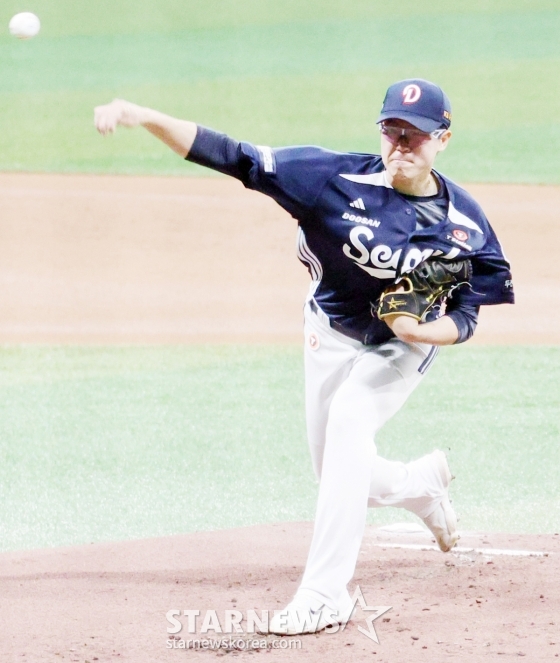 [포토]오늘은 승리하리라! 두산 선발역투 김유성