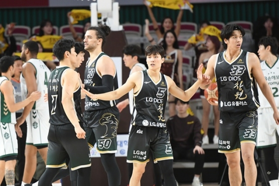 창원 LG 선수단. /사진=KBL 제공