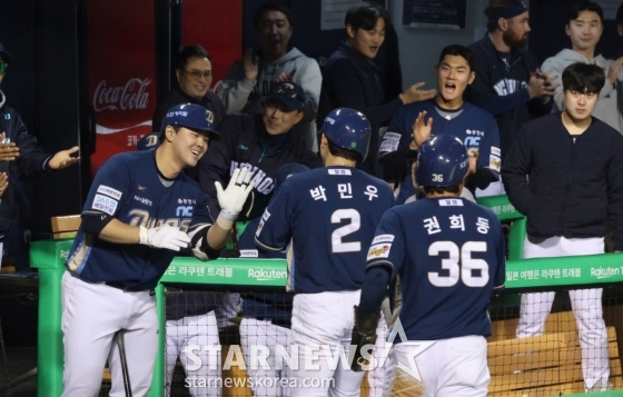 [포토] 박민우 '위닝시리즈 간다'