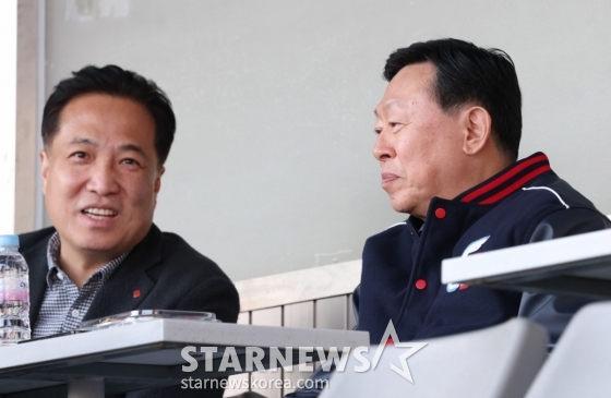 [포토] 동빈이형 잠실에 떴다 '가자 롯데'