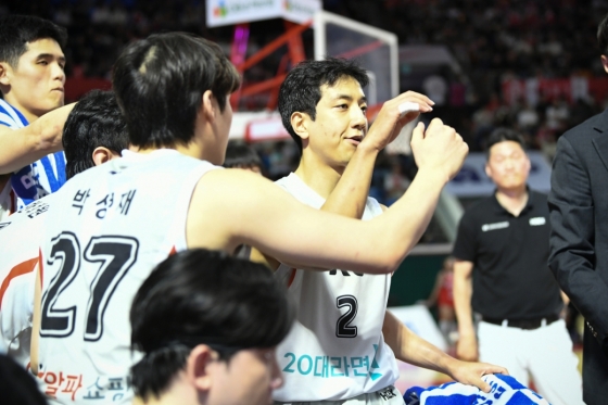 수원 KT 가드 허훈(가운데). /사진=KBL 제공