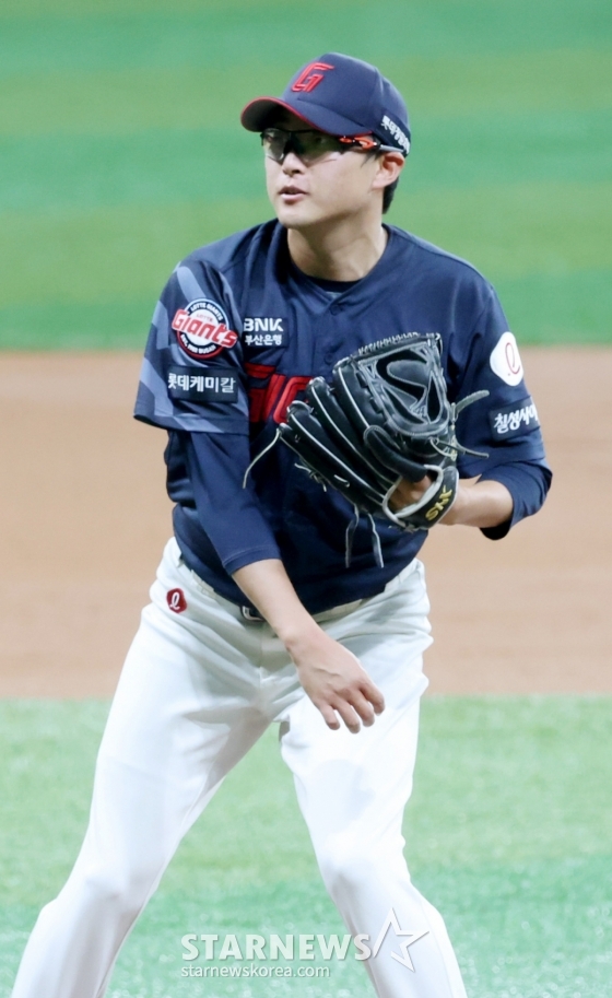 [포토] 박세웅 '다승왕 포기 못 해'