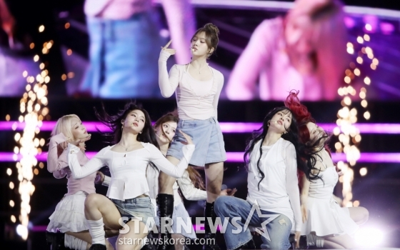 스테이씨, 분위기로 팬들 시선 압도[★포토]