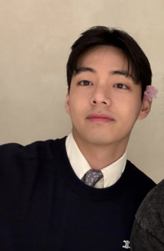 /사진=BTS 뷔 SNS