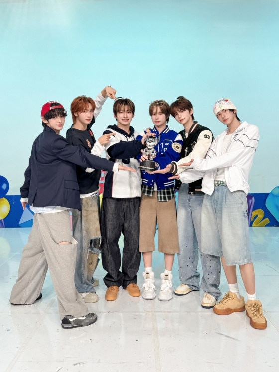 TWS, 음방 3관왕 '인기 돌풍'
