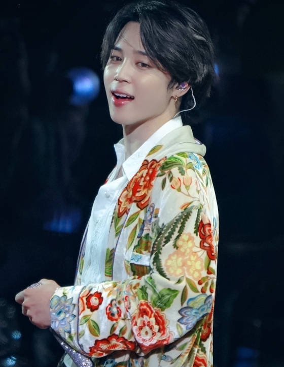 '43개월 최다 우승 新기록' 방탄소년단 지민, 글로벌 인기투표 4월 월간랭킹 1위
