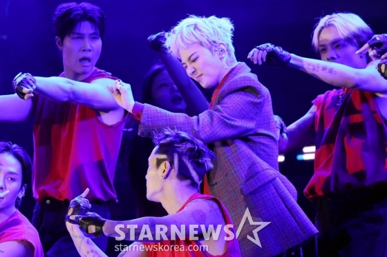 지드래곤 '언제나 포인트는 있어!' [★포토]
