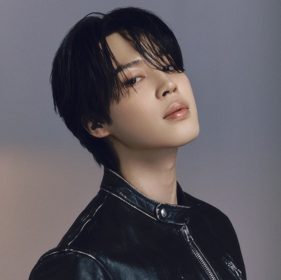 방탄소년단 지민 전시회, 뉴욕 베스트셀링 1위