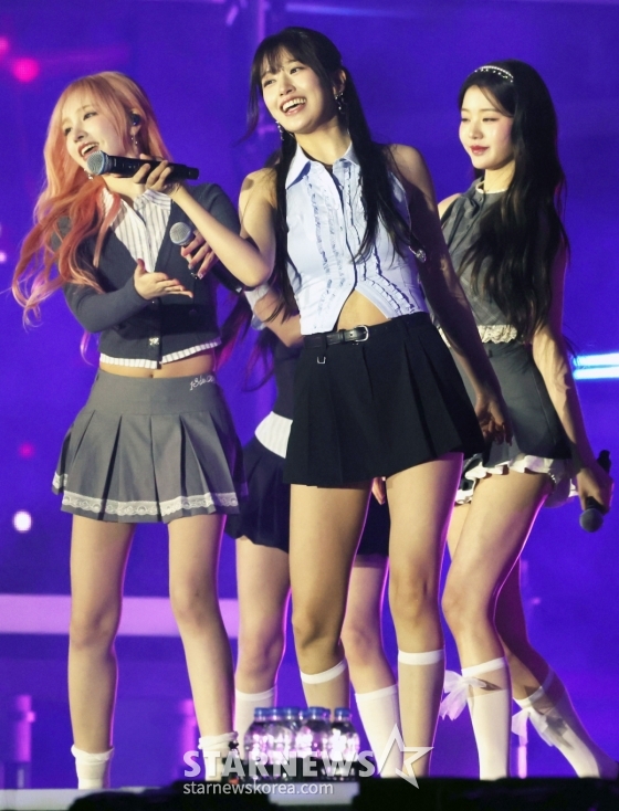 아이브 안유진 '여러분 함께 불러요' [★포토]