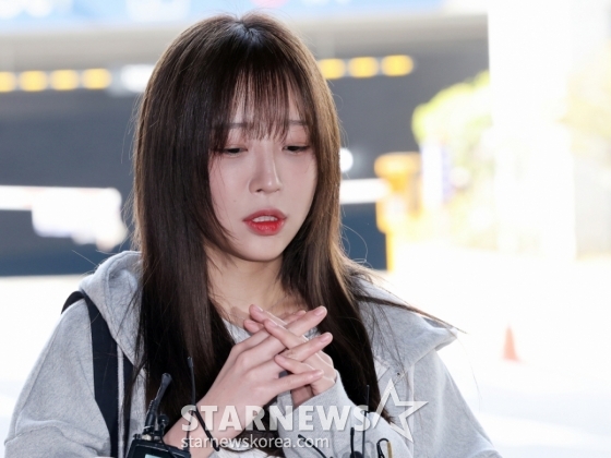 (서울=뉴스1) 황기선 기자 = '1000만 유튜버' 쯔양(박정원)이 16일 오전 서울 강남경찰서에서 고소인 신분으로 출석, 취재진 질문에 답하고 있다.  경찰에 따르면 지난달 14일 쯔양 으로부터 명예훼손 등 혐의로 고소당한 김세의 가로세로연구소 대표에 대해 경찰이 불송치 결정을 내렸으나 검찰이 보완 수사를 요구했다. 이에 강남서는 보완 수사에 착수했다.  2025.4.16/뉴스1  Copyright (C) 뉴스1. All rights reserved. 무단 전재 및 재배포,  AI학습 이용 금지. /사진=(서울=뉴스1) 황기선 기자