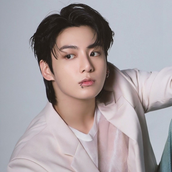 방탄소년단 정국, 단 한 장 앨범으로 920만 세일즈..'GOLDEN', 역대 K팝 솔로 아티스트 판매 1위