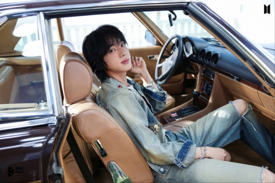 역시 '美의 남신'..방탄소년단 진, 'Echo' 포토 스케치 공개
