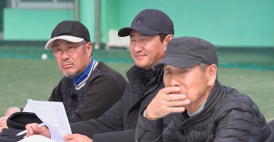 '불꽃야구' 트라이아웃 참가자 90人 1차 테스트 본격 돌입