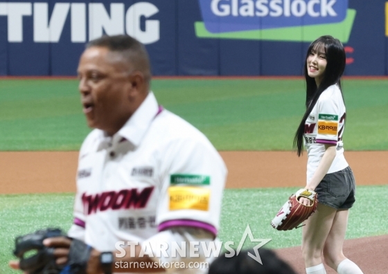 [★포토] 유주 '이러다 MLB 갈 듯'